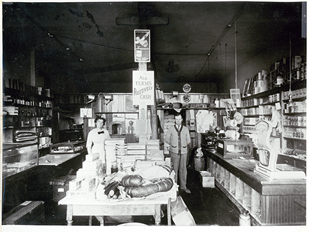 Archie and Nora Pelton, Ustick Merc